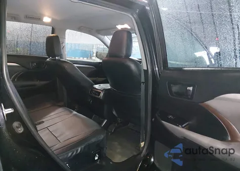 2019 Toyota Highlander Le z USA, uszkodzony, nr VIN 5TDBZRFH7KS918005
